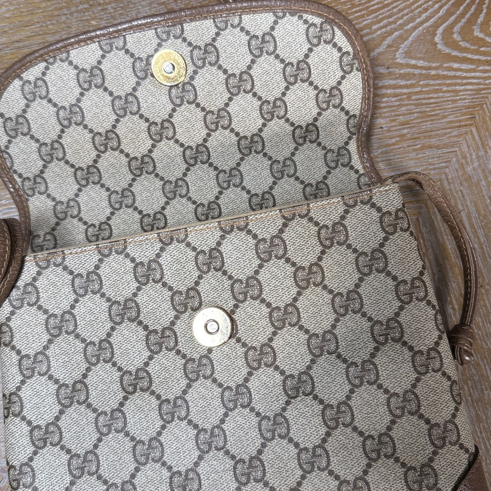 GUCCI Vintage Beige and Brown Crossbody Bag - Picture 14 of 15